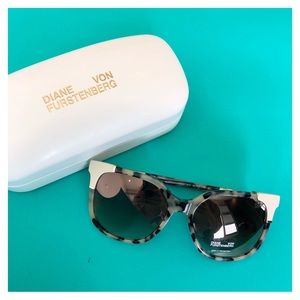 New Diane Von Furstenberg Sunglasses with Case